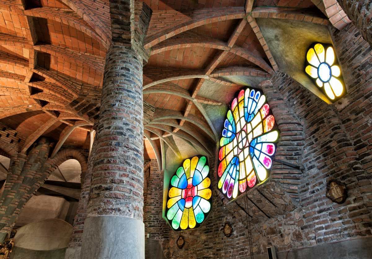 Visita con audioguia a la Cripta Gaudí y a la Colonia Güell 2