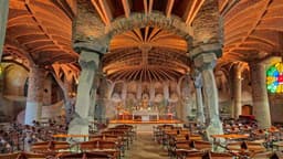 Visita con audioguia a la Cripta Gaudí y a la Colonia Güell